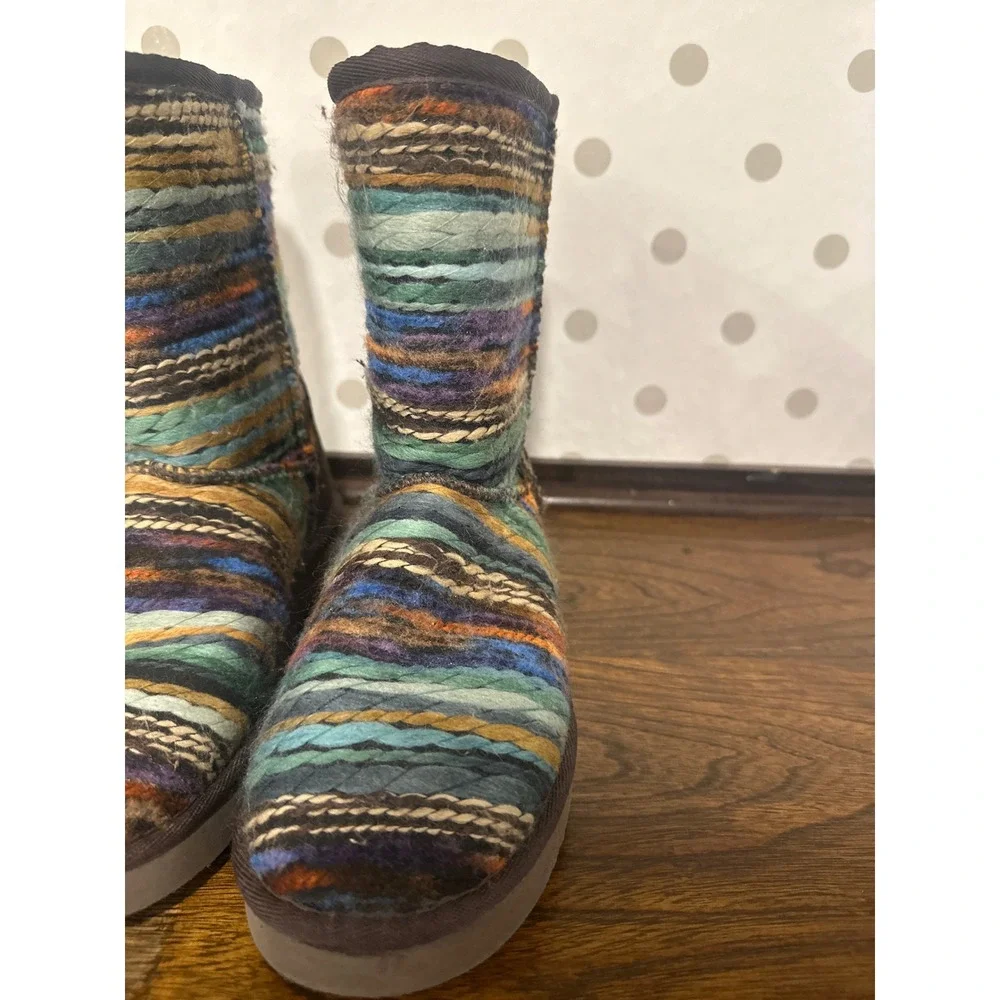 Lamo Juarez Kids Multi Color Striped Knit Faux Fur Lined Winter Boots Size 5